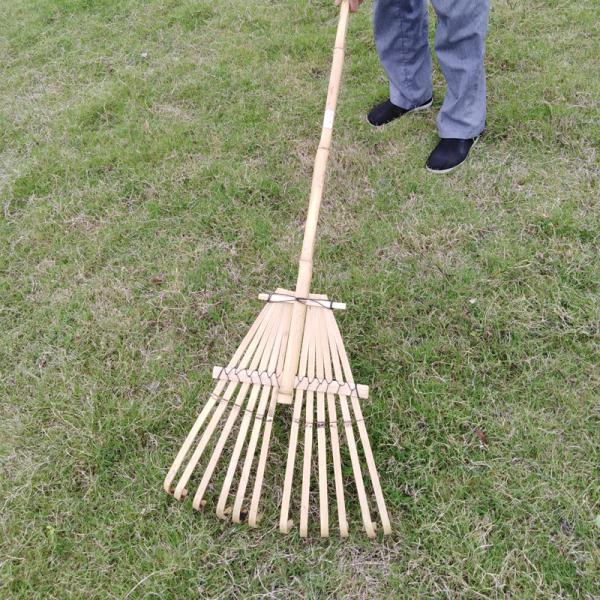 O gramado de bambu de pouco peso do jardim do ancinho de Gress monta rapidamente o ancinho 32cm da folha