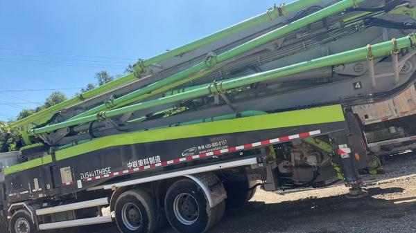 Camión bomba de hormigón Zoomlion 63m 2020 con chasis Scania