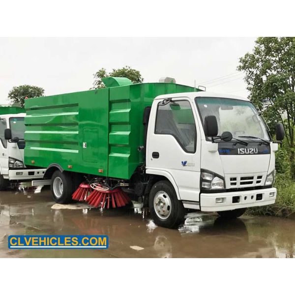 ISUZU N Series Truck Road Sweeper 2500L Water Tank And 5000L Garbage Tank