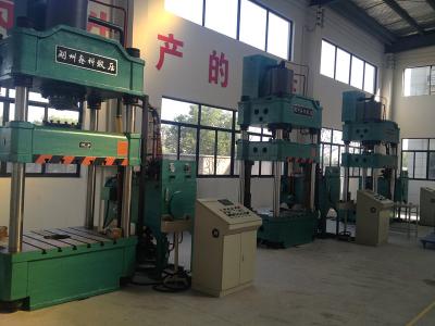 400T Vertical Four Column Hydraulic Press For Drawing Button Operation