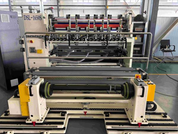 Ligne de refente de bobines d'acier pour machine à ligne