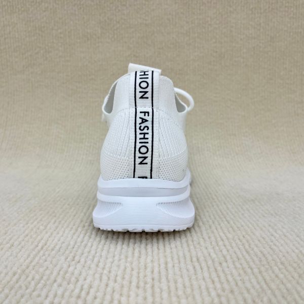 Lightweight White Sneakers Women Antislip Soft Leather White Trainers