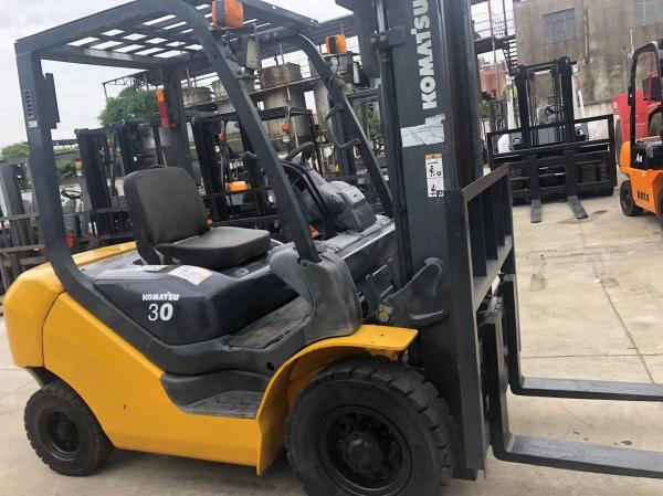 Used Komatsu Forklift 4000 kg 2 Tons 3 Tons 5 Tons Japan ISUZU Engine Performance