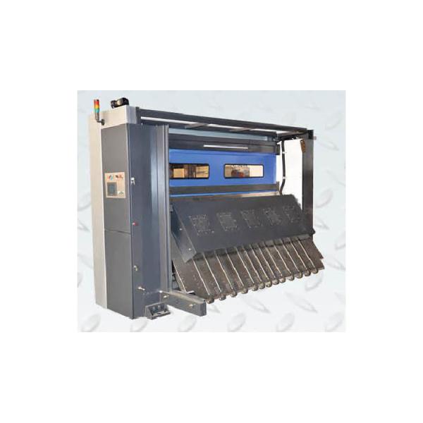 Vaccm adsorptive high speed flexo printing slotting dying oil-coating machine