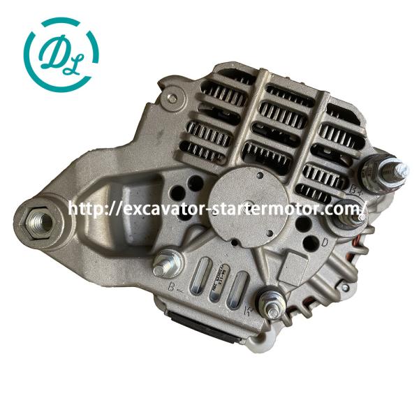 El motor de las máquinas excavadoras es de 24 V 100 A.