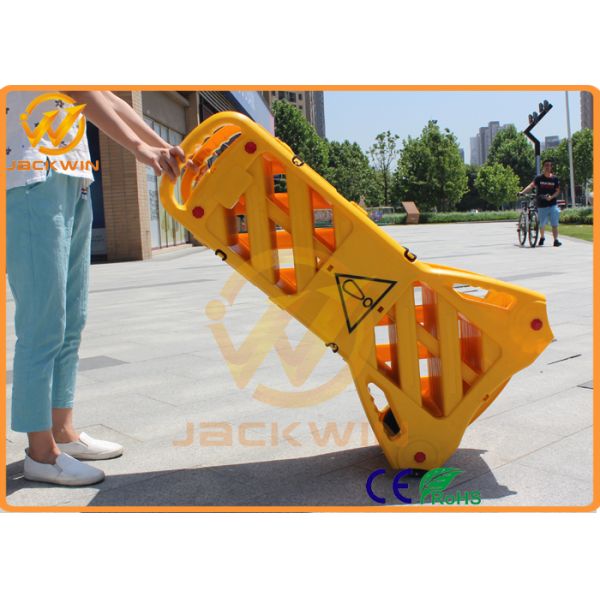 PVC Injection Yellow Extensible Plastic Traffic Barriers Fencing Portable Max Length 3.9M
