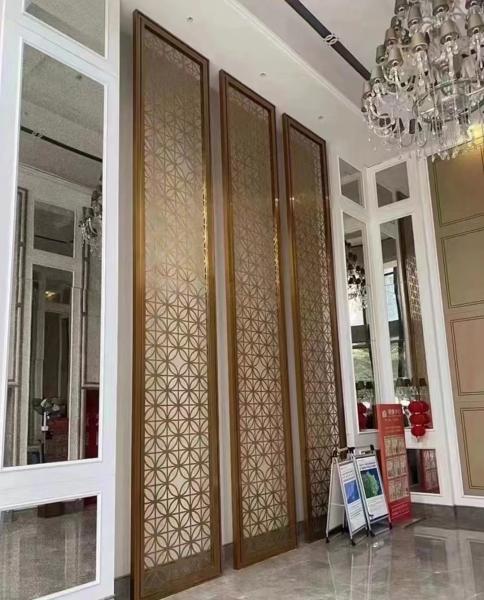O patamar de aço inoxidável da separação da sala do metal da mobília do hotel do OEM do ODM tornou ôco para fora