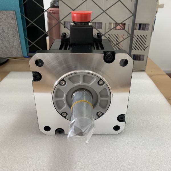Mitsubishi HG-SR121 AC Servo Motor 3 PHASE 1.2KW 128V 1000RPM 0-83HZ MEDIUM INERTIA 7.1A NEW AND ORIGINAL GOOD PRICE