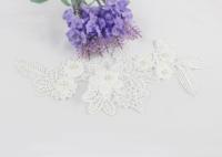 L'Applique brodé de collier de dentelle a perlé l'Applique floral de cou de dentelle pour la robe