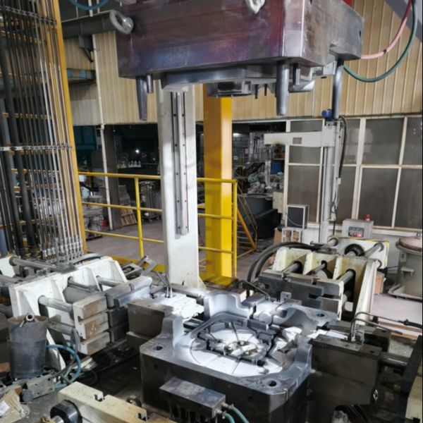 LPDCのアルミニウム低圧は型ダイ カストの鐘ハウジング