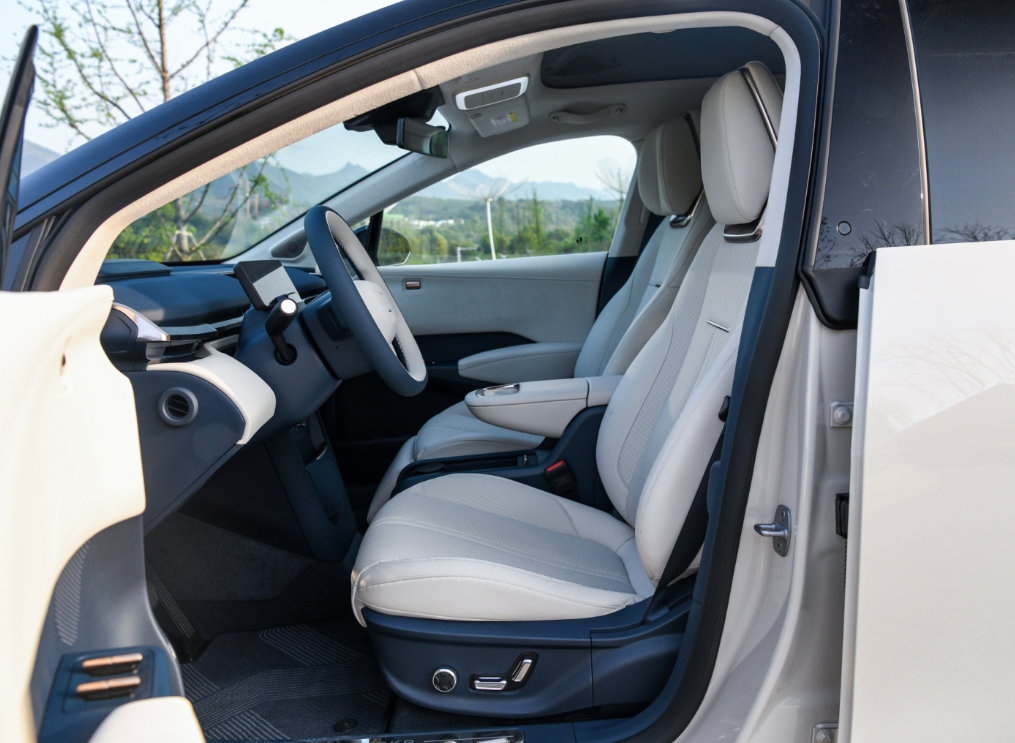 2023 среднеразмерный внедорожник ZEEKR x You версия Электрический спортивный автомобиль с дистанционным управлением 4WD 315кВт 500 км