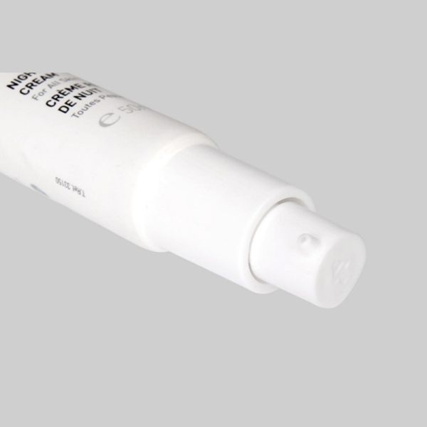 Tubo de la loción de la protección solar de la fundación