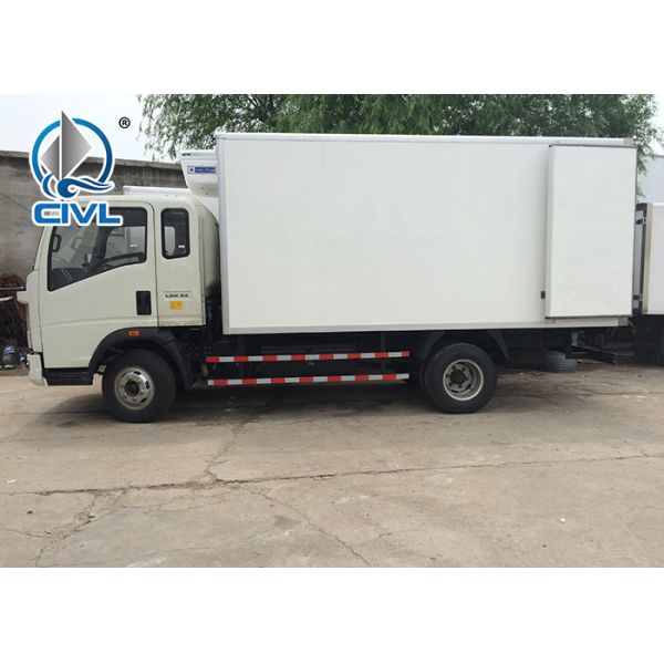 Light Truck Refrigerated Truck Light Duty Commercial Trucks Refrigerator 8 Ton For Meat , Milk And Cola Transport