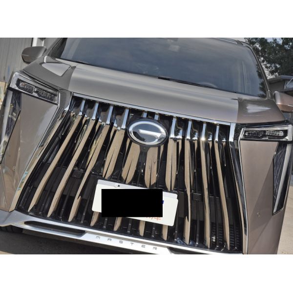 Бензин водя версии 2.0T большой MPV серии 390T Zhizun Trumpchi M8 2021