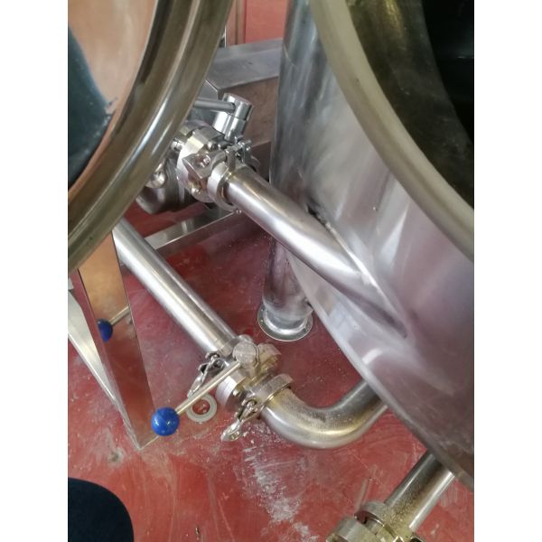 500L 1000L 1500L Commercial Beer Brewing Equipment Stainless Steel In Silver