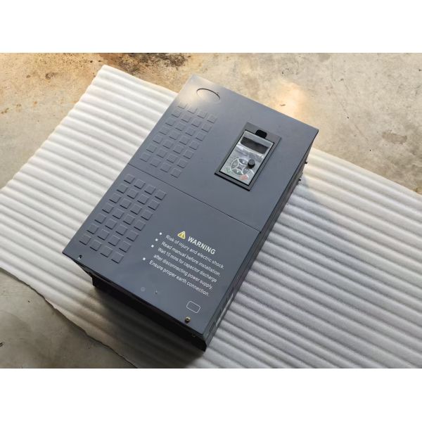 Original In-Stock Frequency Converter 18.5KW/22KW Variable Speed Drive 380V 400V