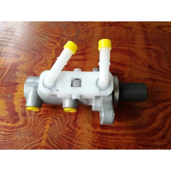 Brake Master Cylinder 4720737170 4720137290 Hino Engine Parts