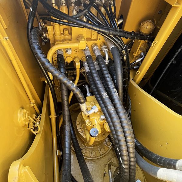 Used CAT 315D2 Excavator 300L Fuel Tank Capacity 91kw Rated Power Quality Guaranteed