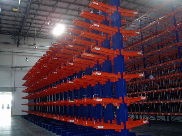 Q235B Estantes industriales con voladizo de acero de doble cara personalizados