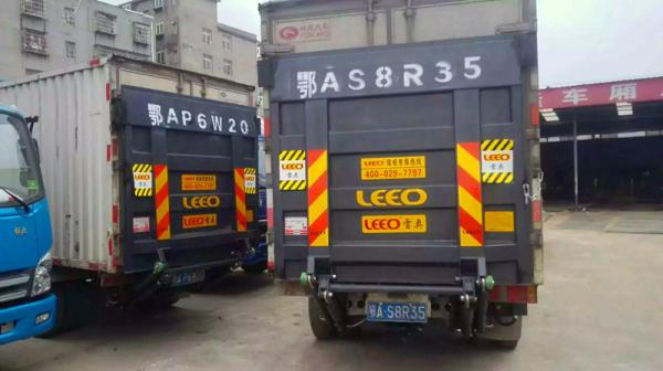 Steel material tail lift hydraulic lifting equipment, load capacity 700-2000kg with DC24V 2KW