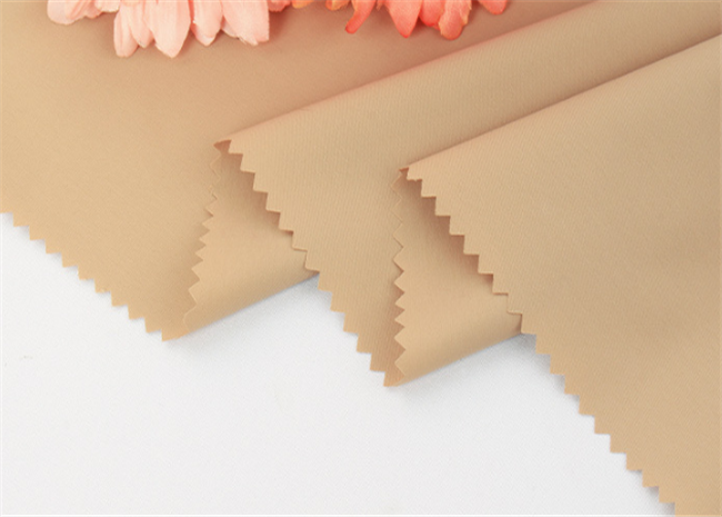 Повторно использованная ткань куртки зимы Eco 50D полиэстера ЛЮБИМЦА T400 водоустойчивая