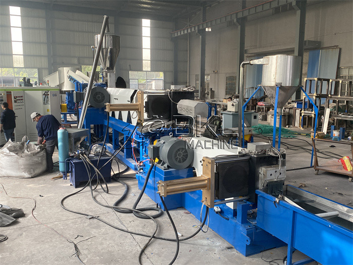 Линия фильм LDPE пластиковая дробя pe 38CrMoAl повторно используя машину
