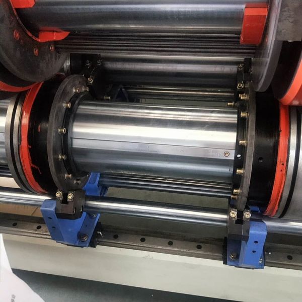 High Quality And Low Price Cardboard 4 Colors Flexo Ink Printing Slotting Die-cutter Machine