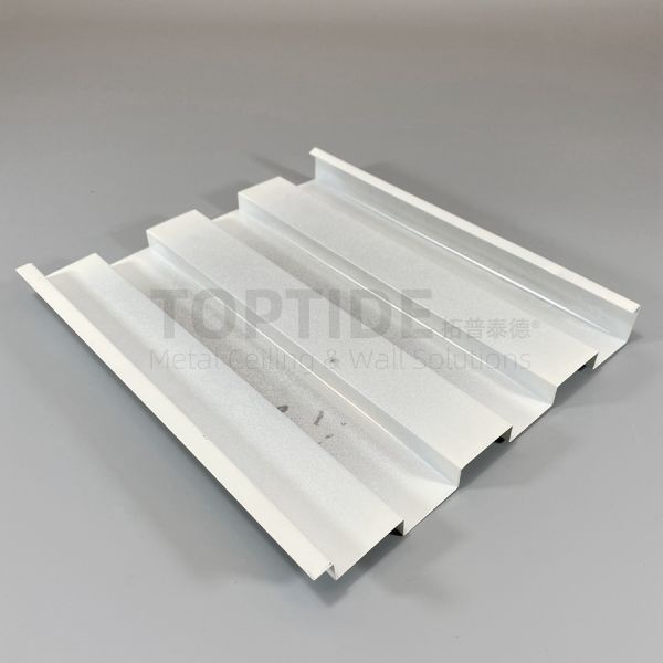 Right Edge Exterior Curtain Wall Facade Fire Retardant Fluted Aluminium Wall Covering
