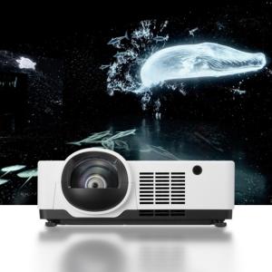 没入型プロジェクション用3LCD 6000ルーメン短焦点レーザープロジェクター 3Dプロジェクター