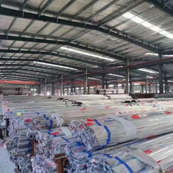 Обожженный вокруг нержавеющей стали 304 сварил трубу с БА финиша фольги PVC ярким