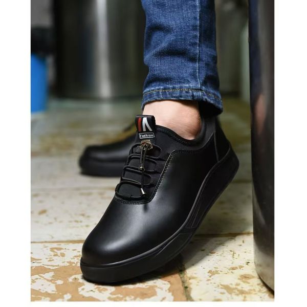 Kitchen Shoes Waterproof Oil Resistant Safety Shoes SRC Slip Resistant