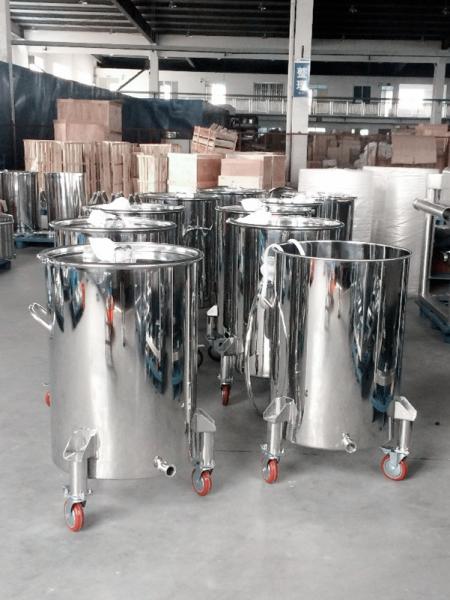 316L  Stainless Steel Water Bucket , Dairy Storage Tanks With Wheels