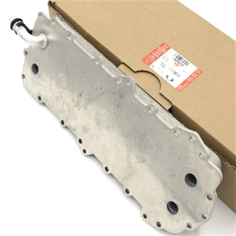 2010 Discovery 4 Land Rover Chassis Parts LR4 Engine Oil Cooler LR010754