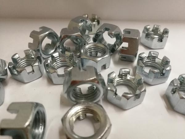 M14*1.5 Hex Thin Castle Nuts(DIN937),Zinc Plated Steel Surface,11mm Height,19mm diameter of the crown,M4-M100