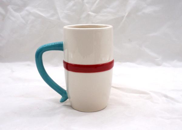 Eco Friendly 3D Ceramic Mug Hand Painted Christmas Snowman Mug With Red Scarf