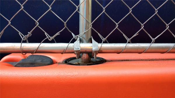 chain link temporary construction fence panels 6FT X 10F Mesh 2 3/8  x 2 3/8 ( 60mm x 60mm ) x 12 gauge wire