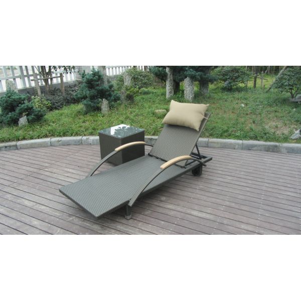 Modern Rattan Sun Lounger , Folding Lounger With Side Tea Table