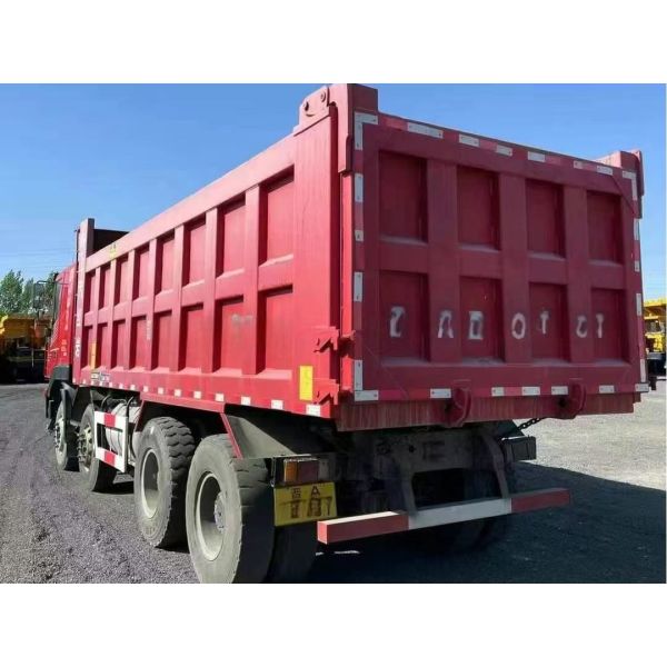 China Used Trucks Heavy SAIC Hongyan Dump Truck 8×4 Truck Technology Left Hand Drive 390hp
