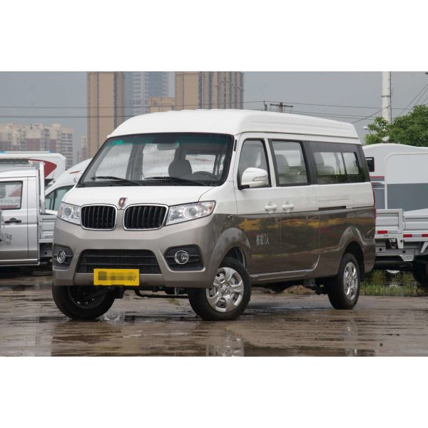 Малый подержанный автобус Jinebei X30L 7 мест Масляный двигатель Коммерческий минивэн LHD