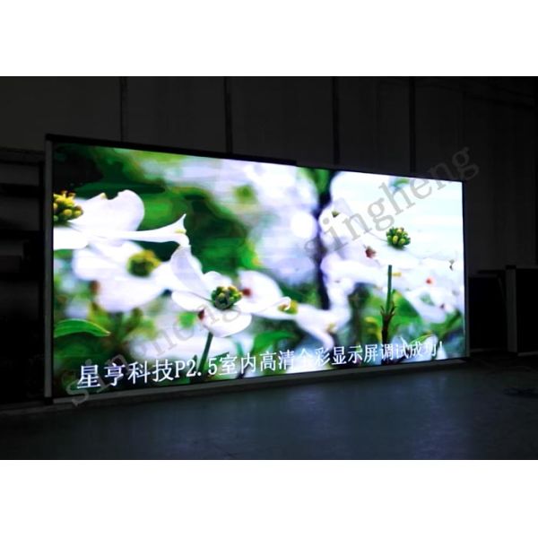 Full Color P2.5 Indoor LED Advertising Screen Excellent Display Effect