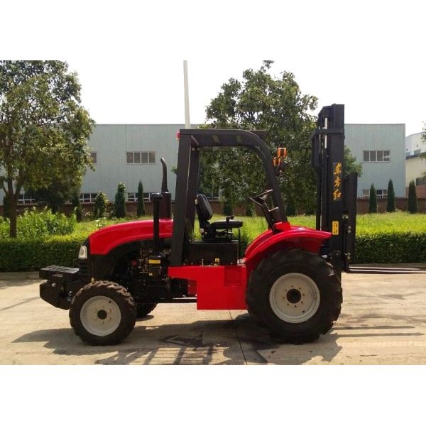 Машинное оборудование снабжения YTO 29.4kw 1.5ton 4x4 с двигателем C490BT
