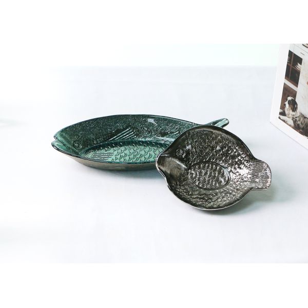 Embossed Vintage Fish Glass Plates , 33CM Hand Made Glass Fish Shaped Plates