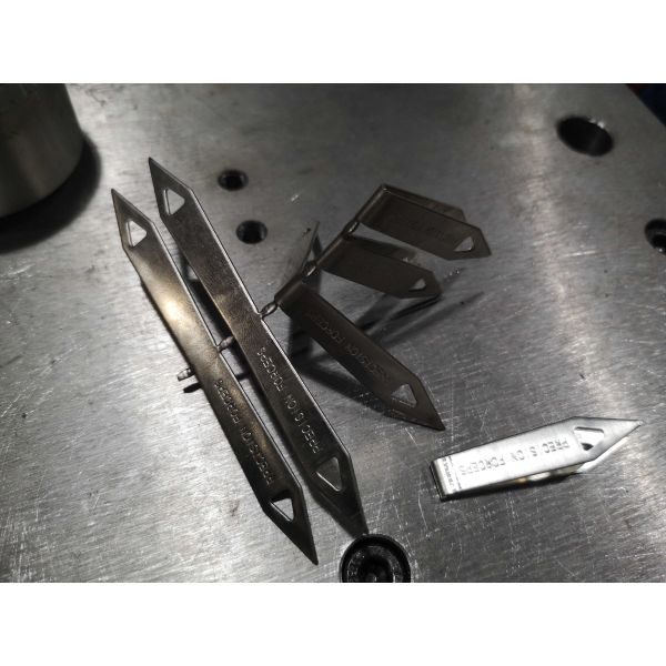 Clip de ressort en acier inoxydable de précision