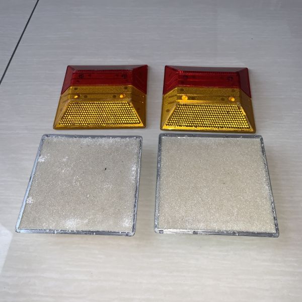 Road Safety Acrylic Reflective Raised Pavement Marker Sand Filled Durable Cat Eye Road Studs