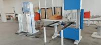 Machine de découpe verticale de plis filtrants