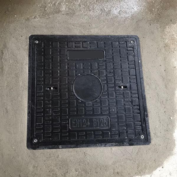 CE/ISO En124 Ductile D400 Hinged Manhole Cover SMC Square Fiberglass For Resin