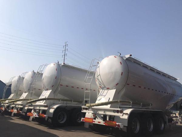White Tractor Trailer Truck 3 Axle 50m3 Bulk Cement Tanker Trailer For Cement Company