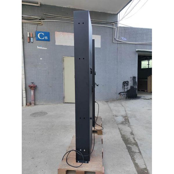Outdoor Capacitive Touch Lcd Display 43 Inch Waterproof Digital Signage LCD Movable IP65 Poster For Business Near Me