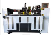 Boîte 2000mm ondulée semi automatique piquant pneumatique de fil d'agrafeuse de carton de machine conduit