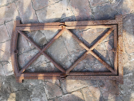 Antique Reclaimed Metal Window Frames With Window Panel To Open H74.5xW43CM